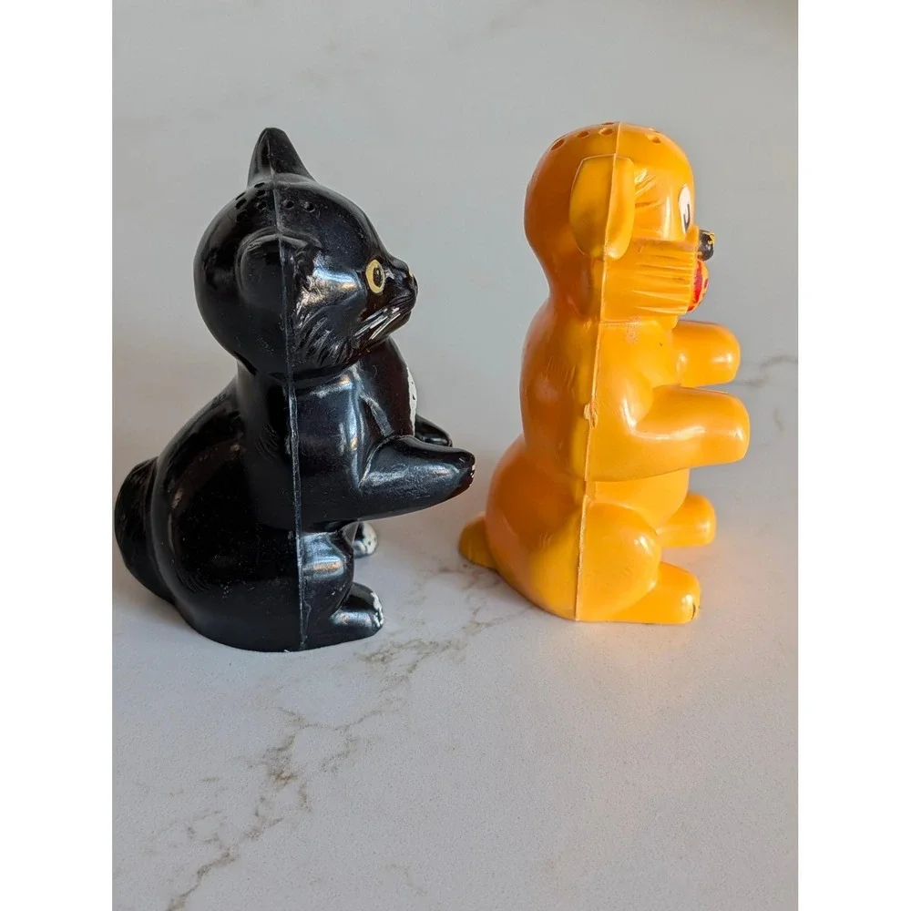 The Unbranded Brand vintage plastic